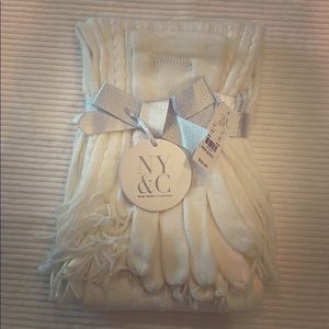 2 for $15! NWT: New York & Co Scarf & Glove Combo